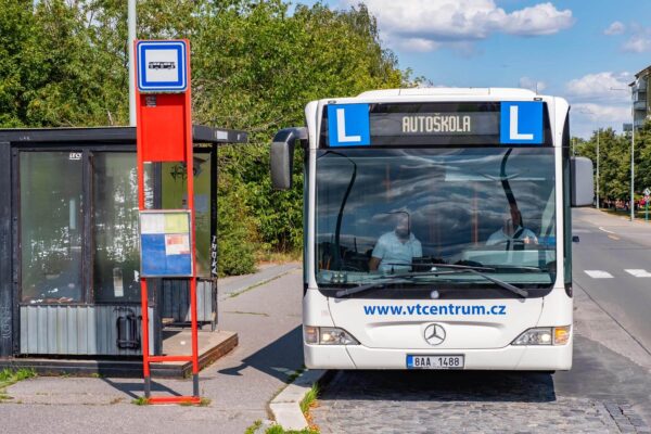 autobus autoškola